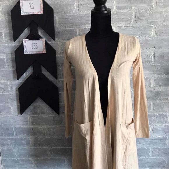 Caroline Lularoe - Picture 1 of 1